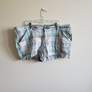 Myth plaid shorts